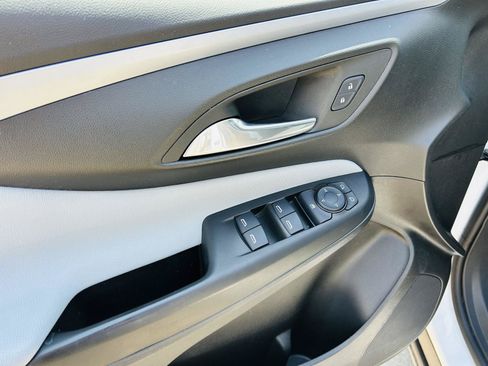 Used 2025 Buick Envista Preferred FWD image 9