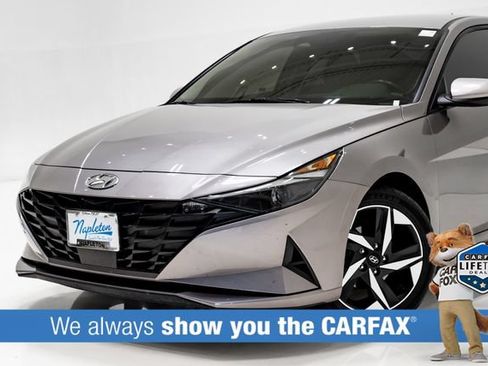 Used 2023 Hyundai Elantra SEL w/ Convenience Package FWD image 2