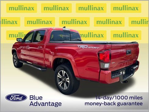 Used 2018 Toyota Tacoma TRD Sport RWD image 3