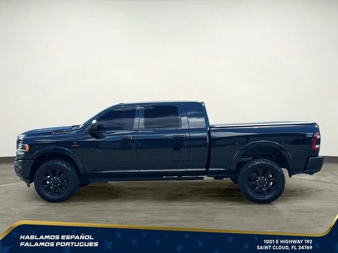 Used 2022 RAM 2500 Limited w/ Night Edition AWD/4WD image 3