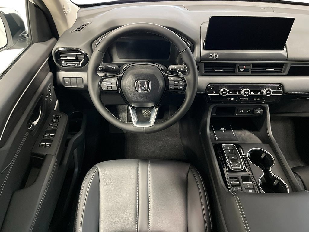 New 2026 Honda Pilot Touring image 13