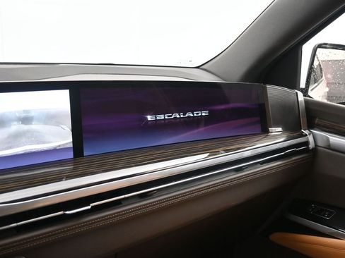 Used 2025 Cadillac Escalade Premium Luxury w/ LPO, Floor Liner Package image 18