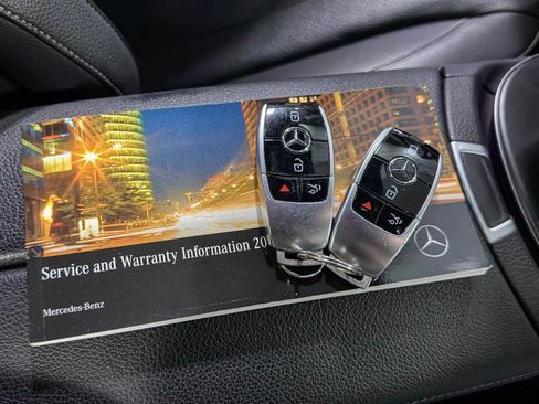 Used 2019 Mercedes-Benz E 300 E 300 4MATIC AWD Luxury Sedan image 46