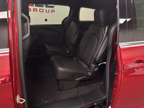 New 2026 Chrysler Voyager LX image 27