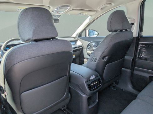 New 2026 Hyundai Ioniq 9 SE image 16