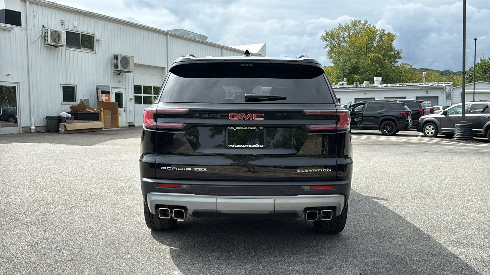 Certified 2026 GMC Acadia Elevation w/ Elevation Premium Package AWD/4WD image 7