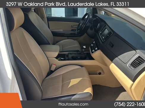 Used 2017 Kia Sedona LX w/ LX Essentials Premium Package FWD image 37