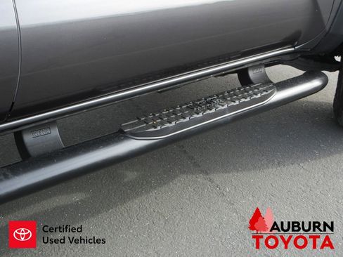 Certified 2018 Toyota Tacoma TRD Off-Road image 3