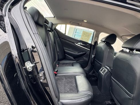 Used 2017 Nissan Maxima SR w/ Midnight Edition image 21
