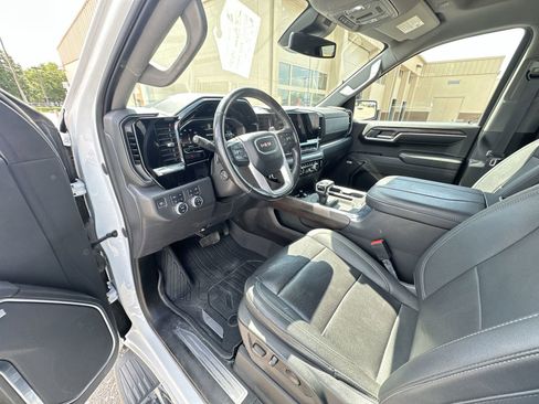 Used 2023 GMC Sierra 1500 SLT w/ SLT Premium Package AWD/4WD image 10