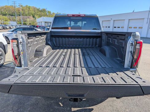 New 2026 GMC Sierra 2500 AT4 AWD/4WD image 8
