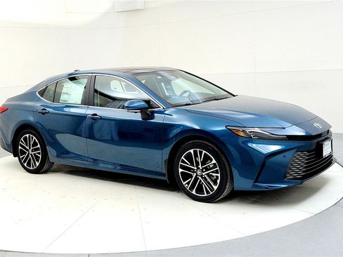 New 2026 Toyota Camry XLE image 7