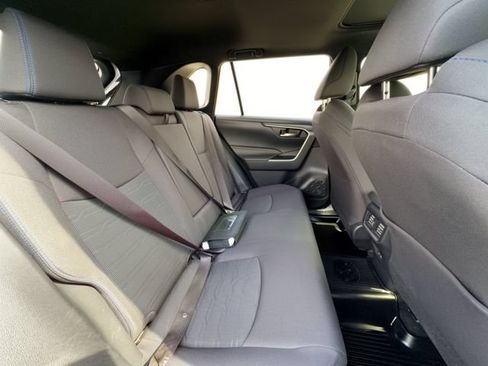 Used 2023 Toyota RAV4 SE w/ Convenience Package AWD/4WD image 30