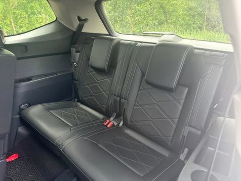 Used 2024 Volkswagen Atlas SE AWD/4WD image 14