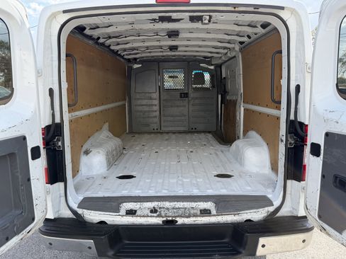 Used 2012 Nissan NV 2500 SV w/ Technology Pkg image 18