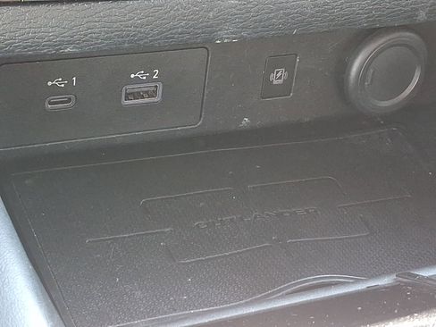 Used 2022 Mitsubishi Outlander SE FWD image 25
