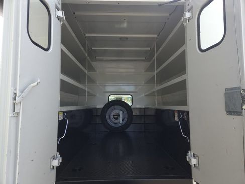 Used 2019 Ford F550 4x4 Regular Cab Super Duty image 11