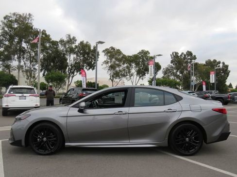 Certified 2025 Toyota Camry SE w/ Convenience Package image 7