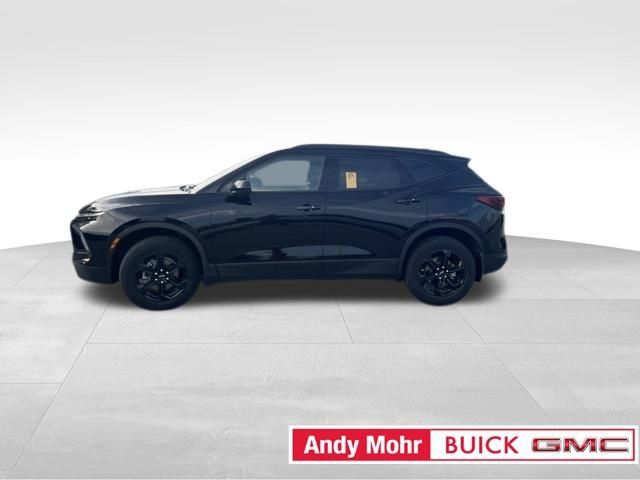 Used 2025 Chevrolet Blazer LT w/ Convenience Package FWD image 14