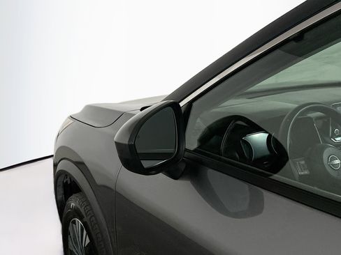 Used 2023 Nissan Rogue SV image 16