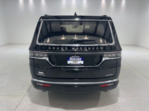 Used 2023 Jeep Grand Wagoneer Series III image 4