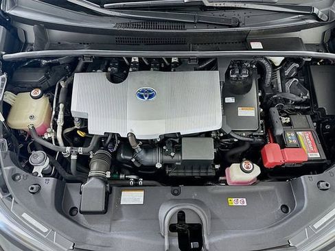 Used 2019 Toyota Prius XLE image 31