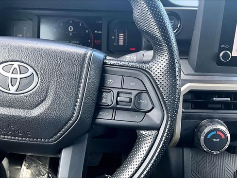 Used 2025 Toyota Tacoma SR5 AWD/4WD image 24