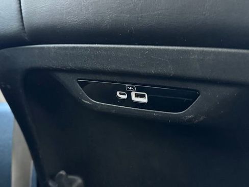 Used 2023 Chrysler Pacifica Limited image 24