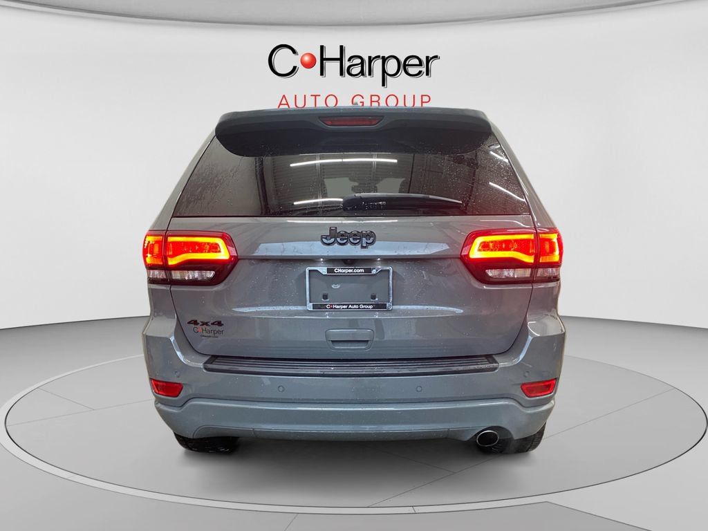 Used 2020 Jeep Grand Cherokee Altitude AWD/4WD image 3