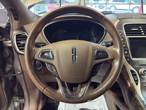 Used 2016 Lincoln MKX Reserve w/ Climate Package AWD/4WD image 15