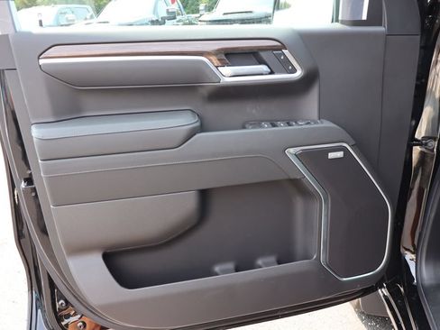 New 2026 Chevrolet Silverado 1500 RST w/ Dark Appearance Package AWD/4WD image 4