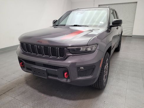 Used 2022 Jeep Grand Cherokee Trailhawk AWD/4WD image 15