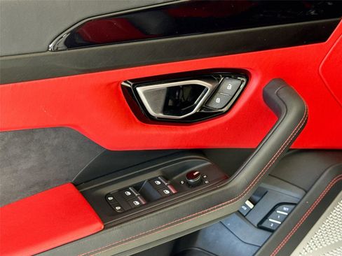 Used 2021 Lamborghini Urus image 14