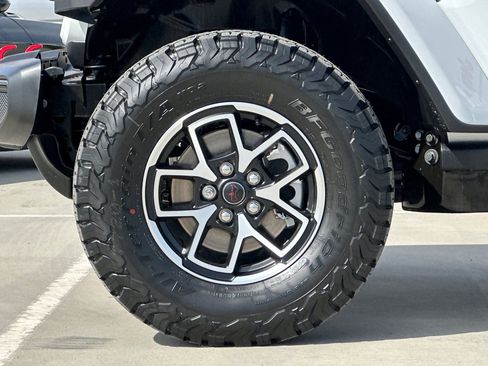 New 2026 Jeep Wrangler Unlimited Rubicon AWD/4WD image 26