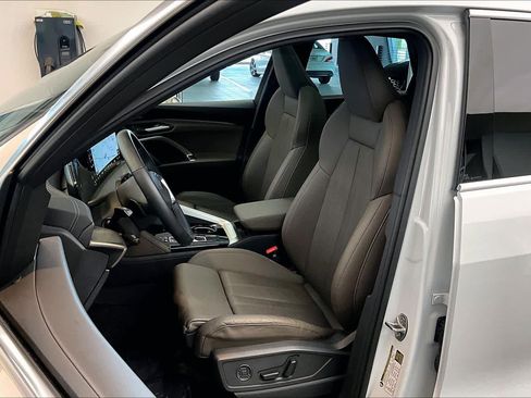 Certified 2025 Audi Q5 Premium Plus w/ Premium Plus image 8