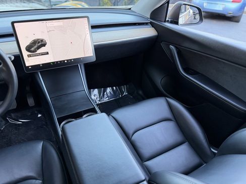 Used 2020 Tesla Model Y Long Range image 42