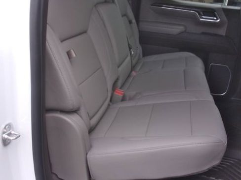 Used 2024 Chevrolet Silverado 1500 LTZ AWD/4WD image 35