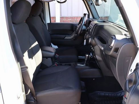 Used 2017 Jeep Wrangler Unlimited Sport w/ Quick Order Package 24S image 38