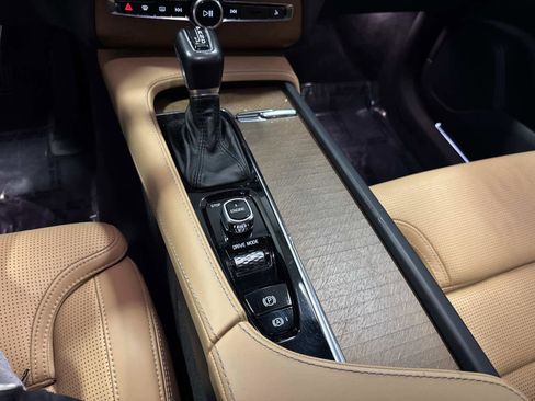 Used 2017 Volvo XC90 T6 Inscription w/ Vision Package image 27