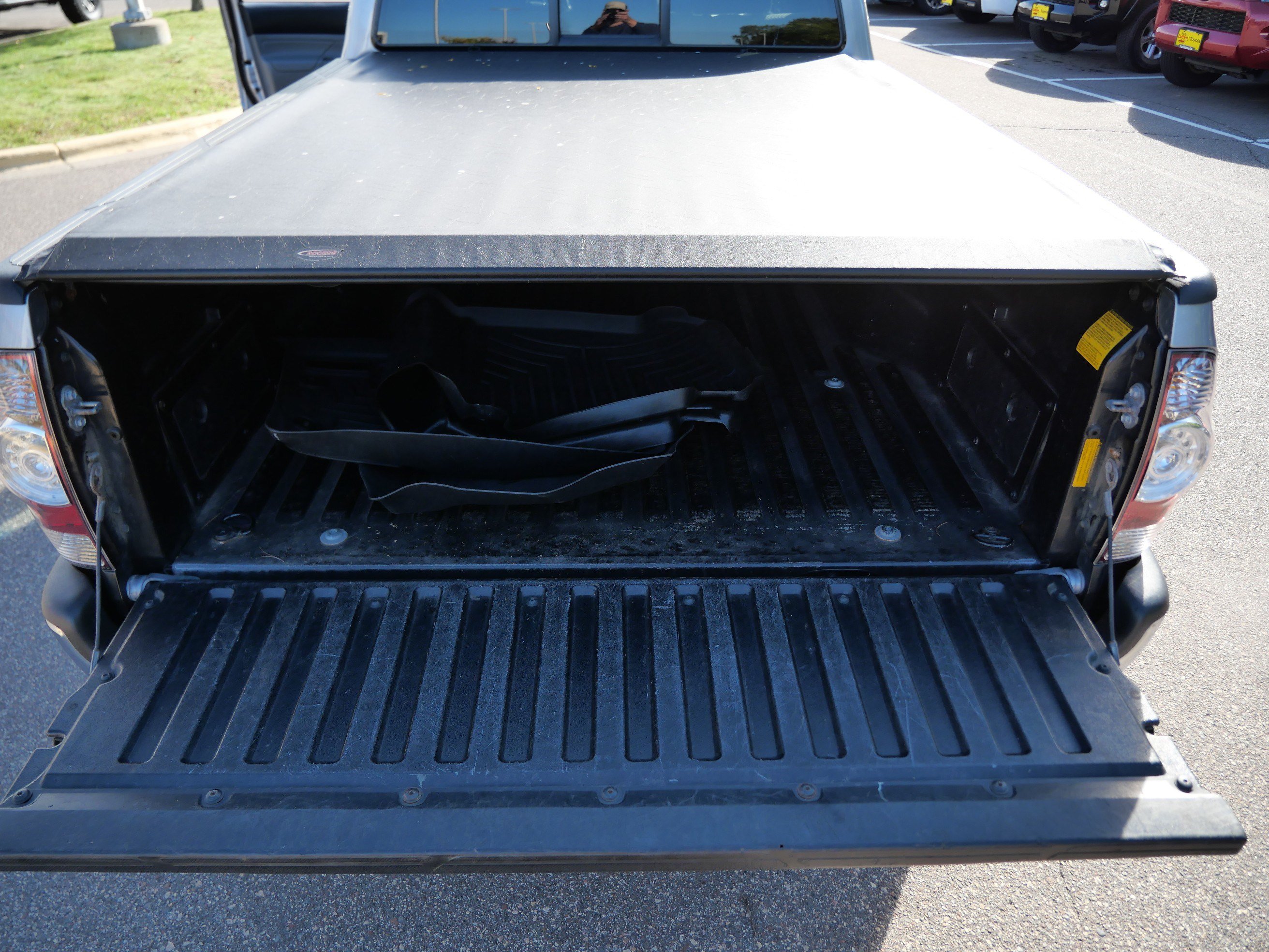 Used 2015 Toyota Tacoma 4x4 Double Cab w/ SR5 Package image 18