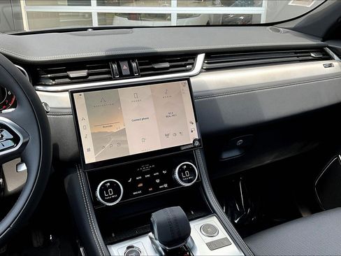 New 2026 Jaguar F-PACE R-Dynamic S image 7