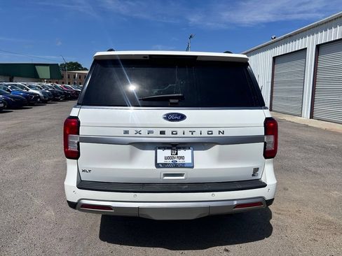 Used 2023 Ford Expedition XLT AWD/4WD image 5