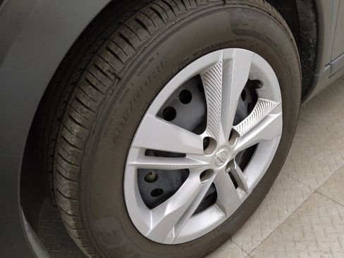 Used 2023 Nissan Kicks S FWD image 31