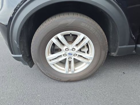 Used 2024 Ford Explorer XLT image 25