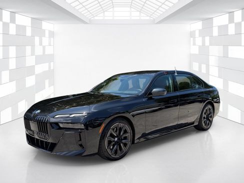 Used 2023 BMW 740i RWD image 3