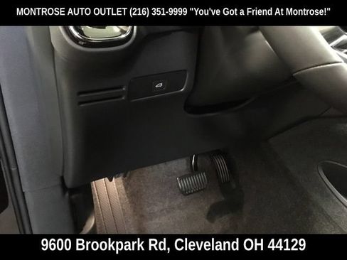 New 2024 Volvo XC40 Recharge Plus w/ Protection Package Premier RWD image 16