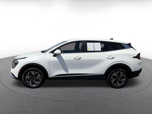 Used 2025 Kia Sportage LX AWD/4WD image 8