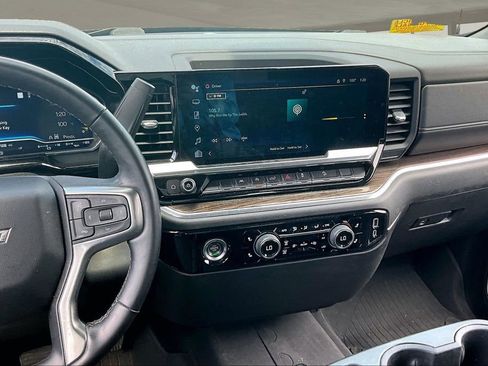 Used 2023 Chevrolet Silverado 1500 RST AWD/4WD image 10