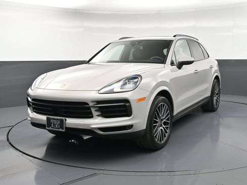 Certified 2023 Porsche Cayenne AWD/4WD image 1