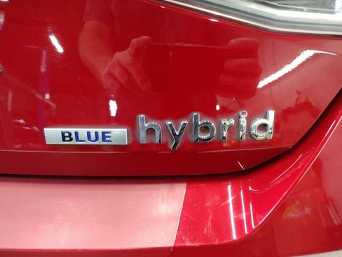 Used 2023 Hyundai Elantra Blue image 14